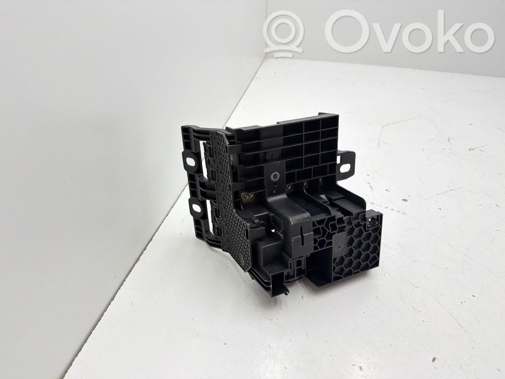 BMW 5 G30 G31 G38 Ramka / Moduł bezpieczników 