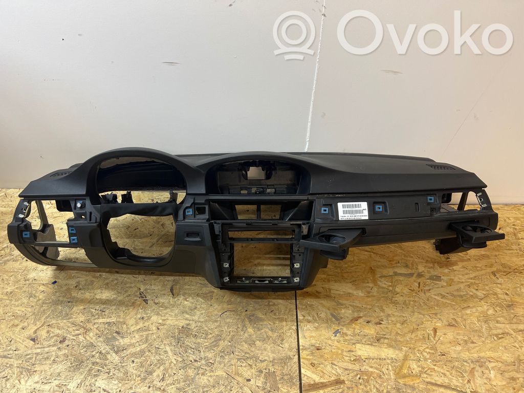 BMW 3 E90 E91 Dashboard 