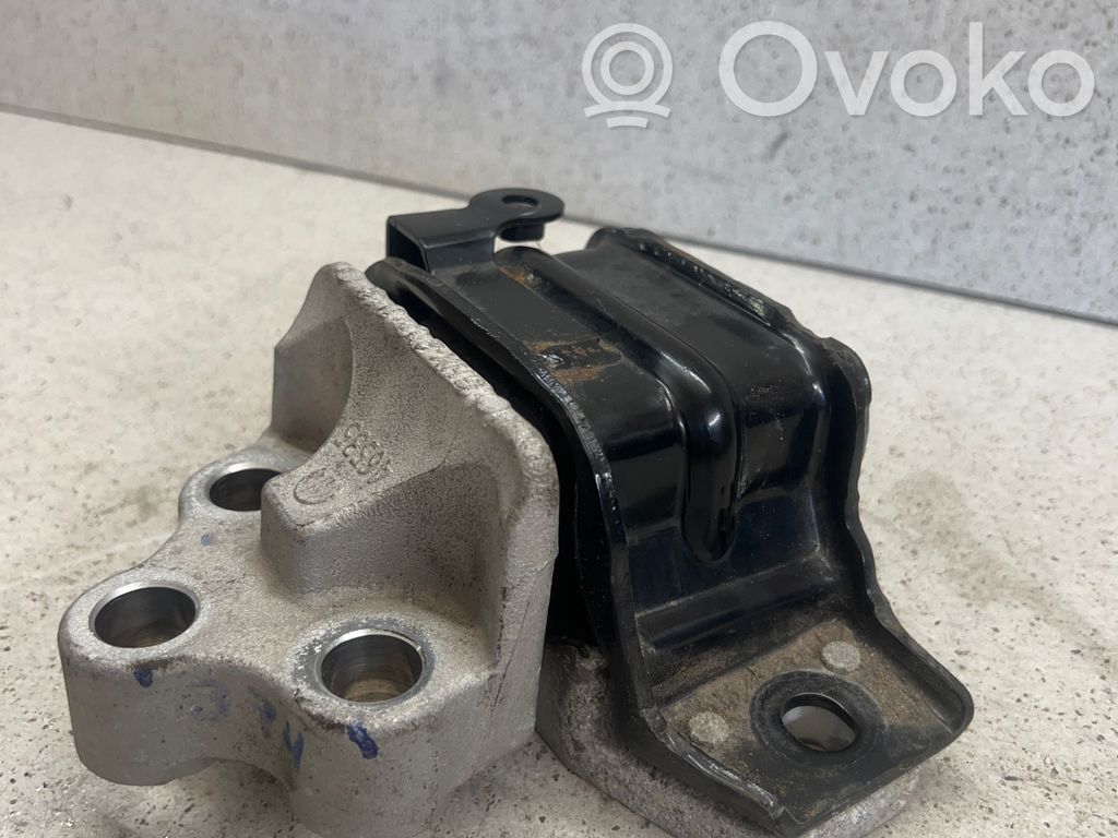 Jeep Compass Engine mount bracket 