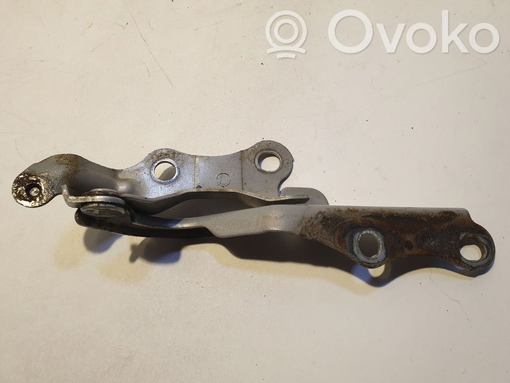 Engine bonnet/hood hinges