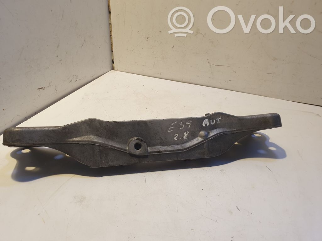 Gearbox mounting bracket   10934469