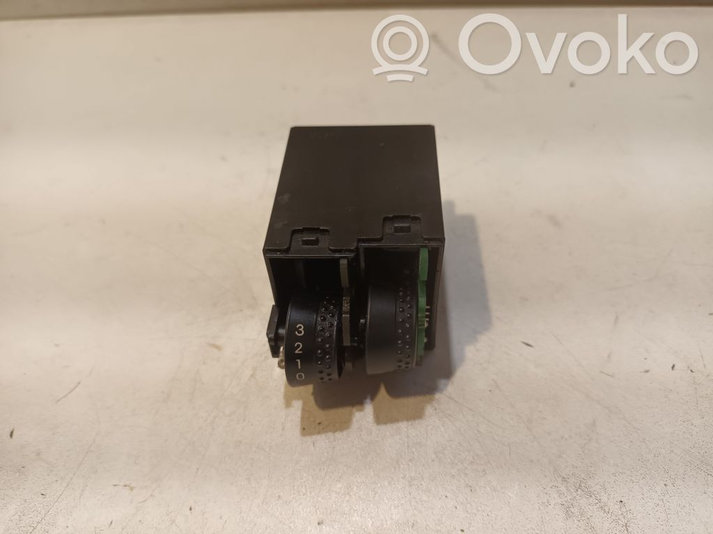 KIA Ceed Headlight level height control switch 