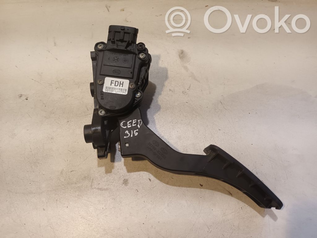KIA Ceed Akseleratora pedālis 
