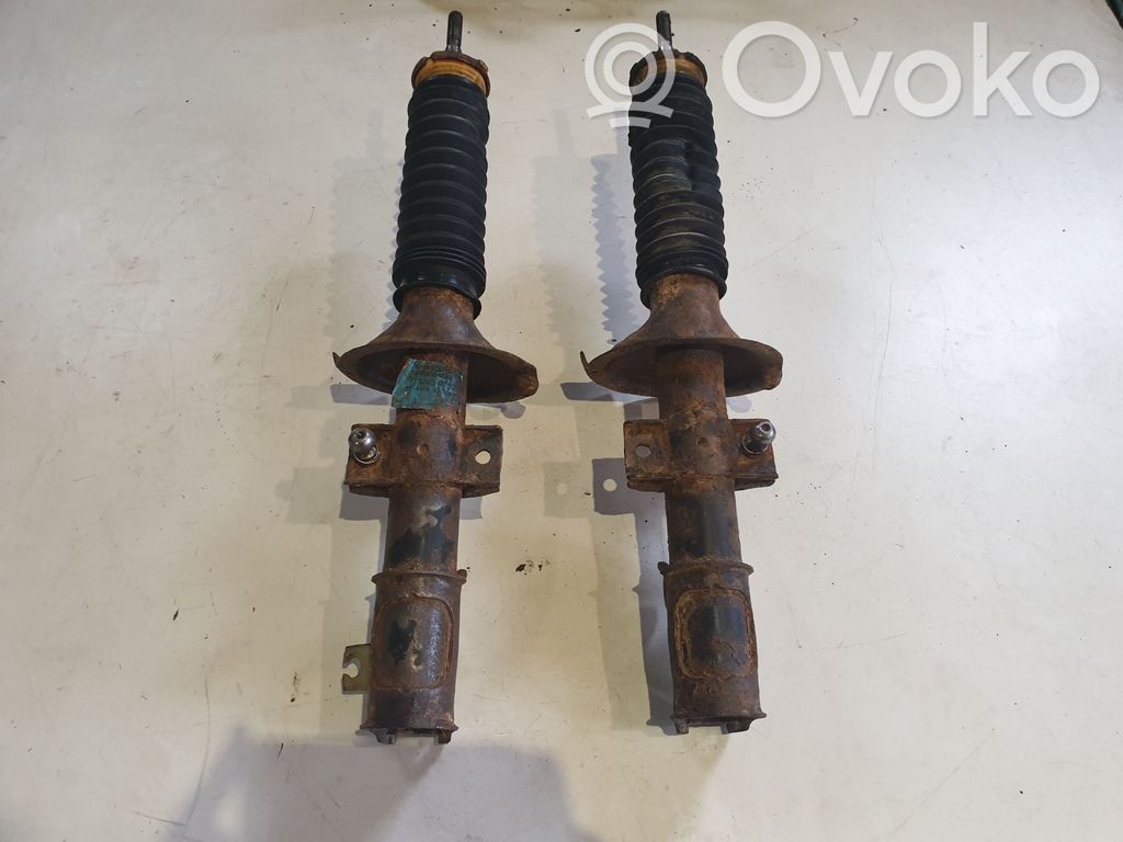 Volvo XC70 Amortyzator przedni 