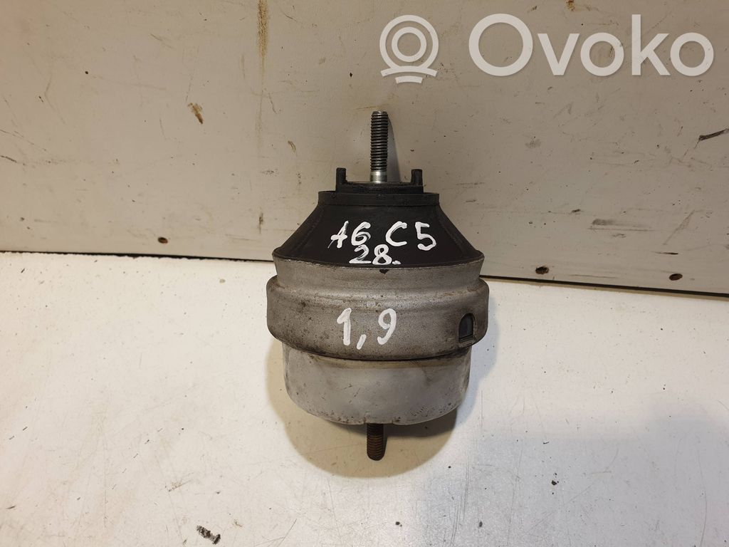 Audi A6 S6 C5 4B Engine mount bracket 