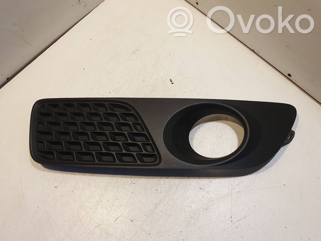 Volvo V70 Verkleidung Nebelscheinwerfer / Gitter vorne 