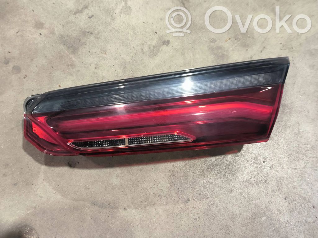 BMW 8 G15 Lampy tylnej klapy bagażnika 