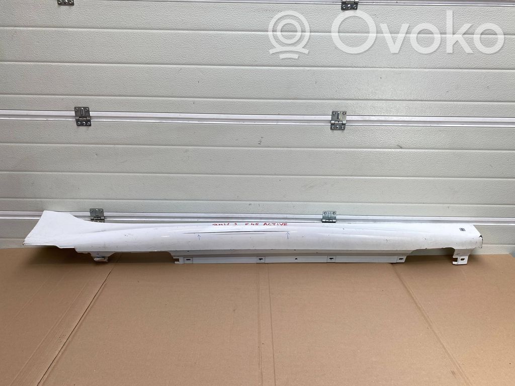 BMW 2 F45 Moldura del faldón lateral 
