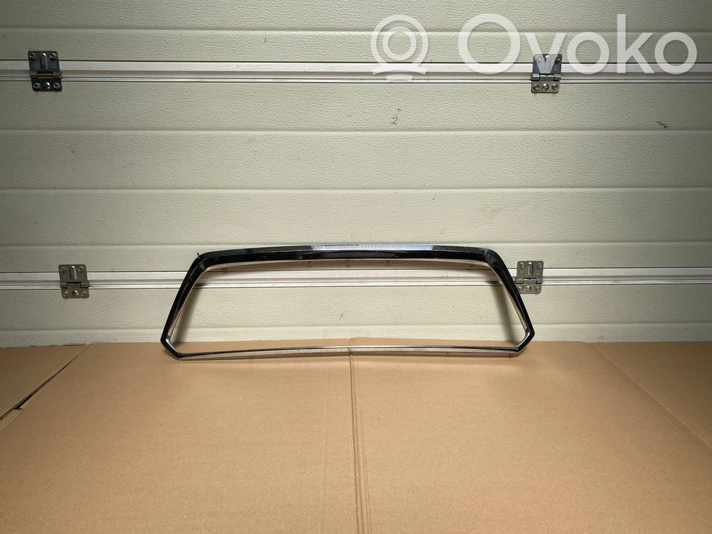 Subaru XV Maskownica / Grill / Atrapa górna chłodnicy 