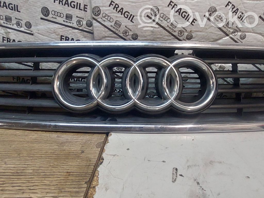 Audi A6 S6 C5 4B Etusäleikkö 