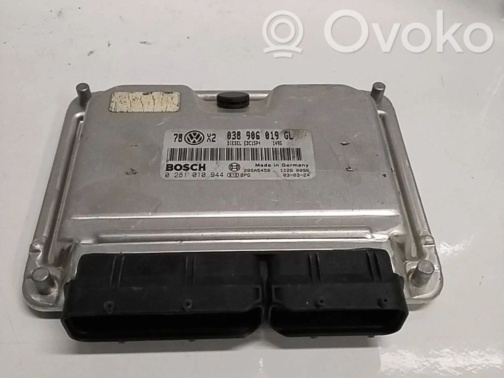 Volkswagen PASSAT B5.5 Engine control unit/module 