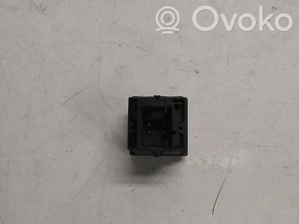 Hazard light switch