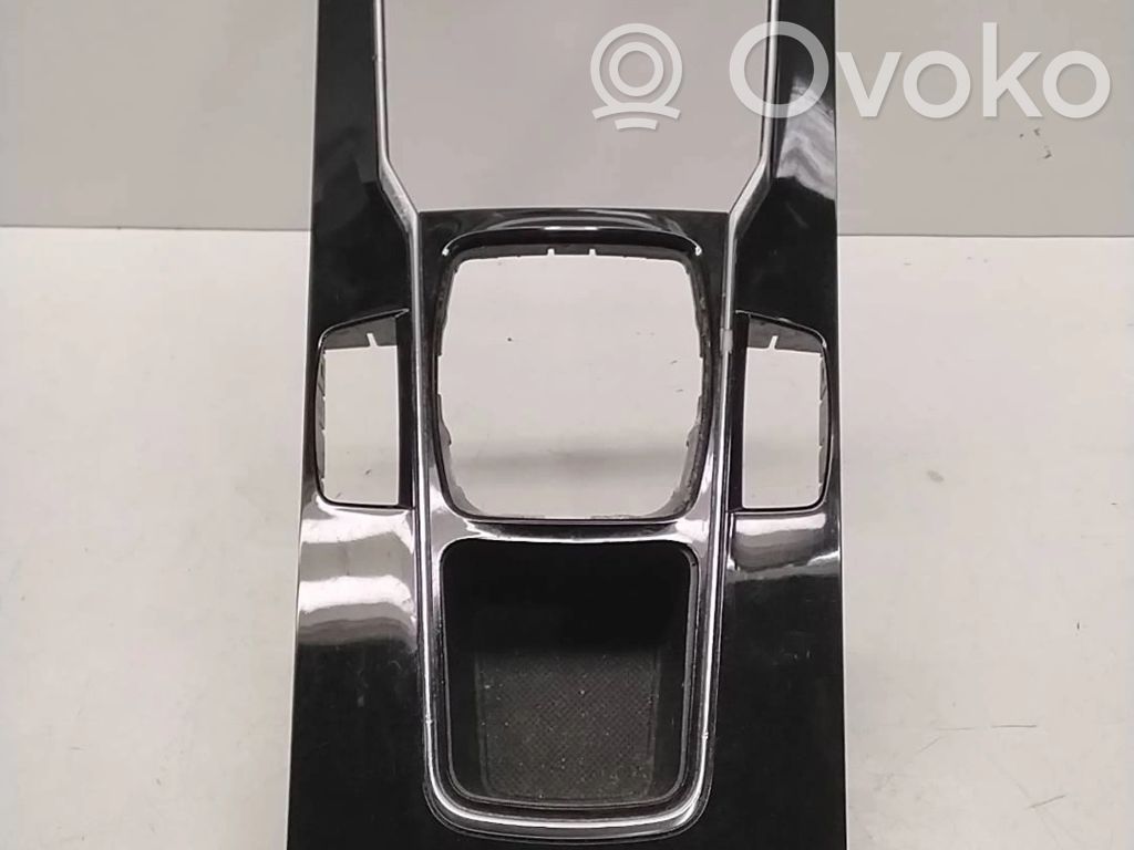 Peugeot 508 Ātrumu pārslēgšanas sviras dekoratīvā apdare (plastmasas) 