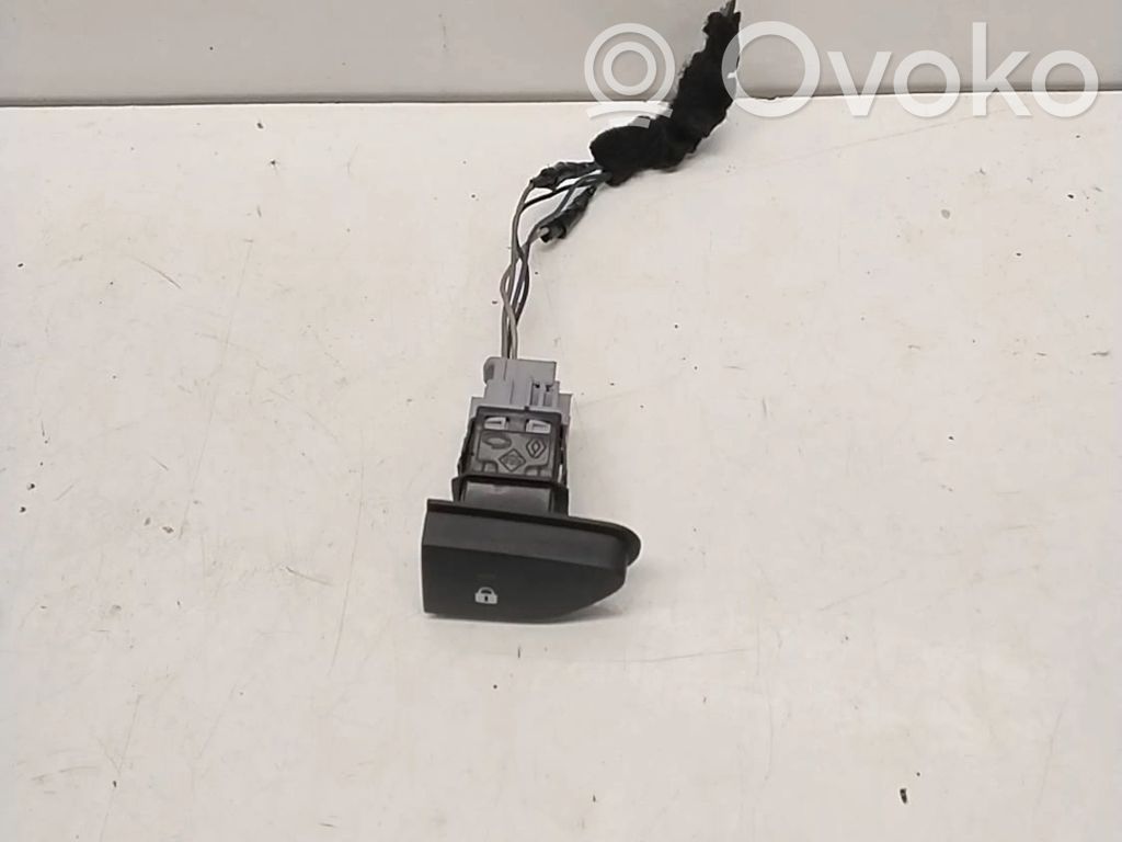Renault Clio IV Central locking switch button 