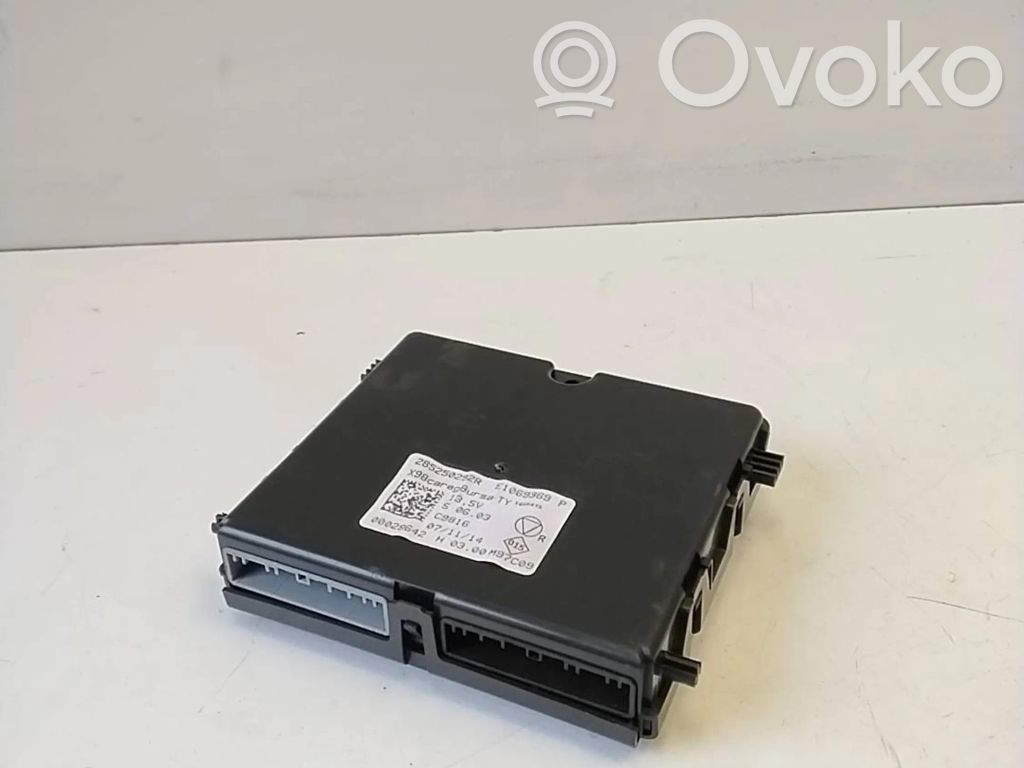 Renault Clio IV Citu veidu vadības bloki / moduļi 