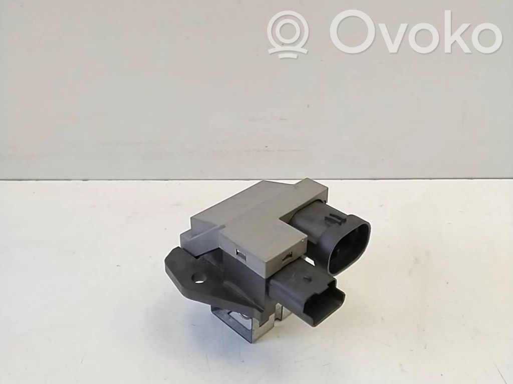 Renault Clio IV Releu ventilator lichid răcire 