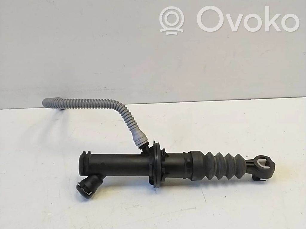 Renault Clio IV Kytkimen apusylinteri 