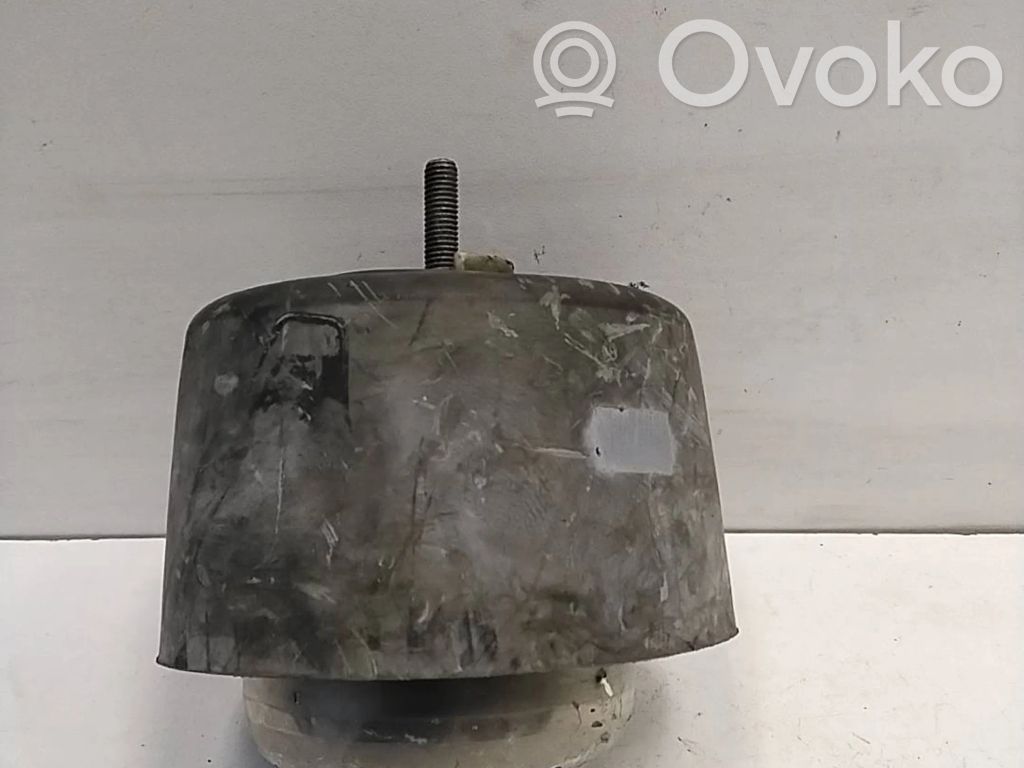 Audi A4 S4 B6 8E 8H Engine mount bracket 