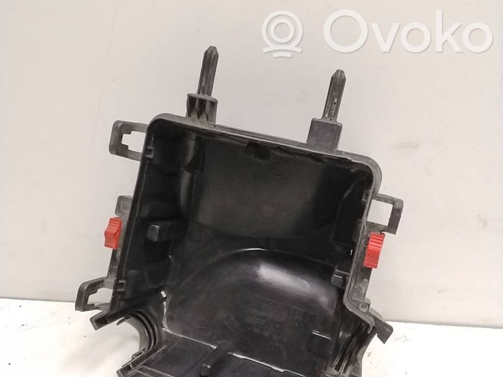Renault Megane III Fuse box cover 