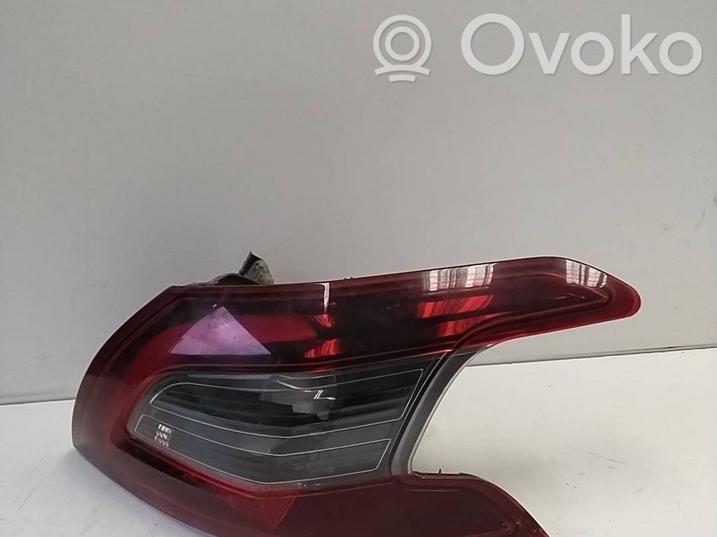 Peugeot 308 Aizmugurējais lukturis virsbūvē 