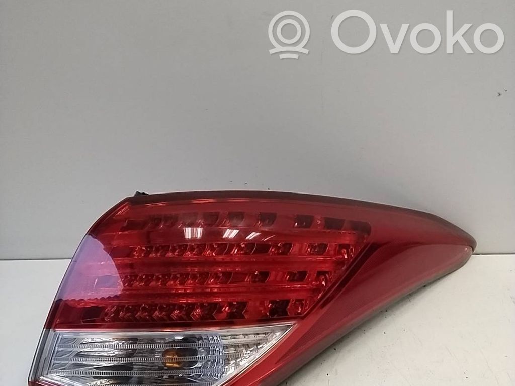 Hyundai i40 Aizmugurējais lukturis virsbūvē 