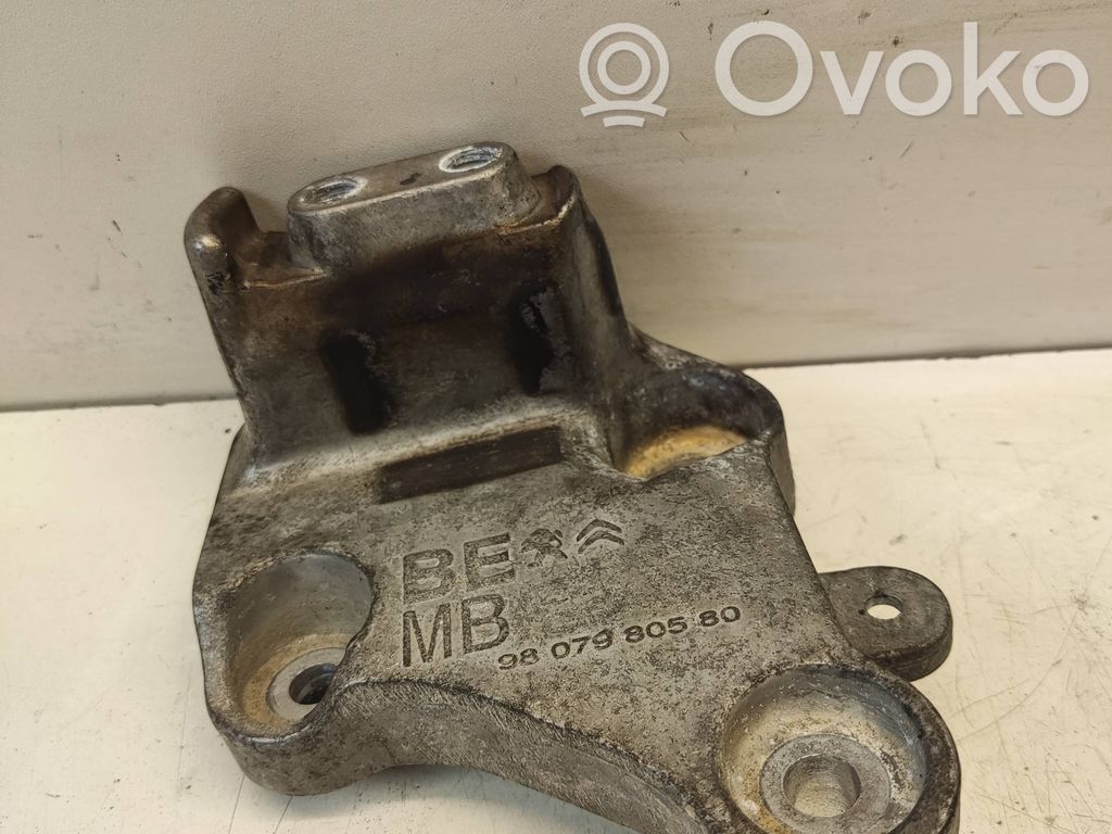 Citroen DS7 Crossback Engine mounting bracket 
