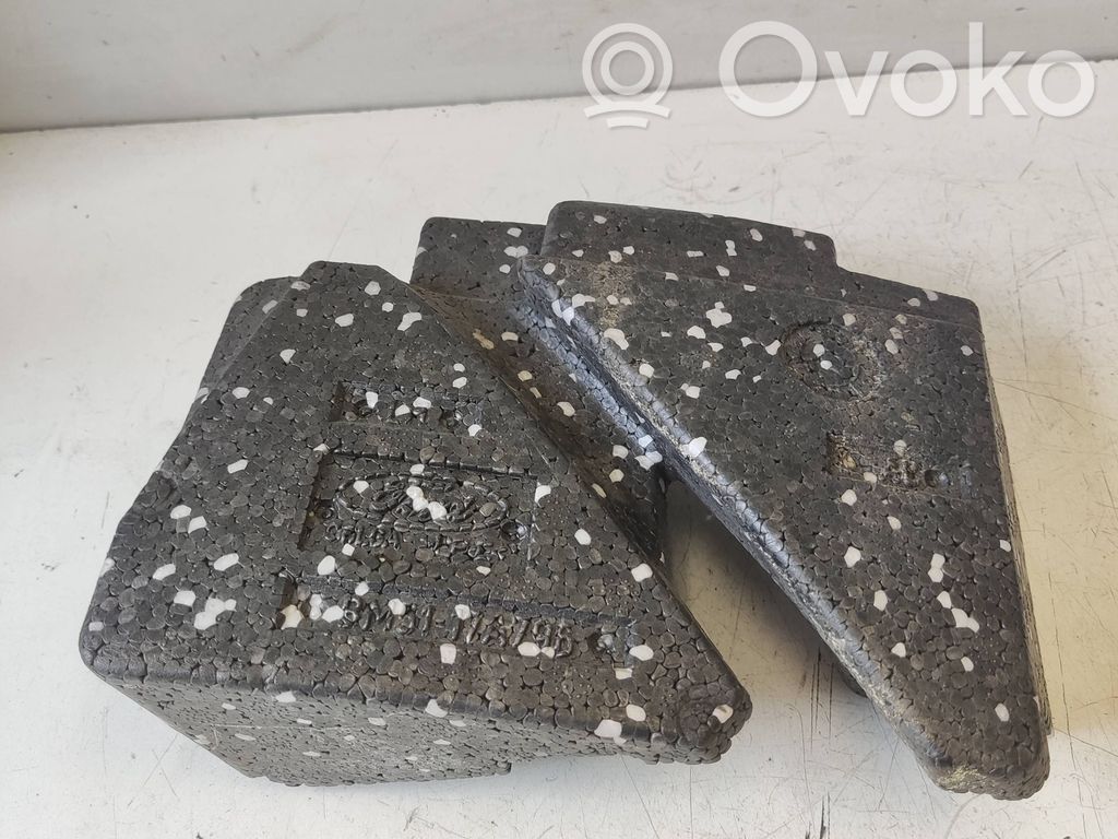Ford Focus Absorber zderzaka przedniego 
