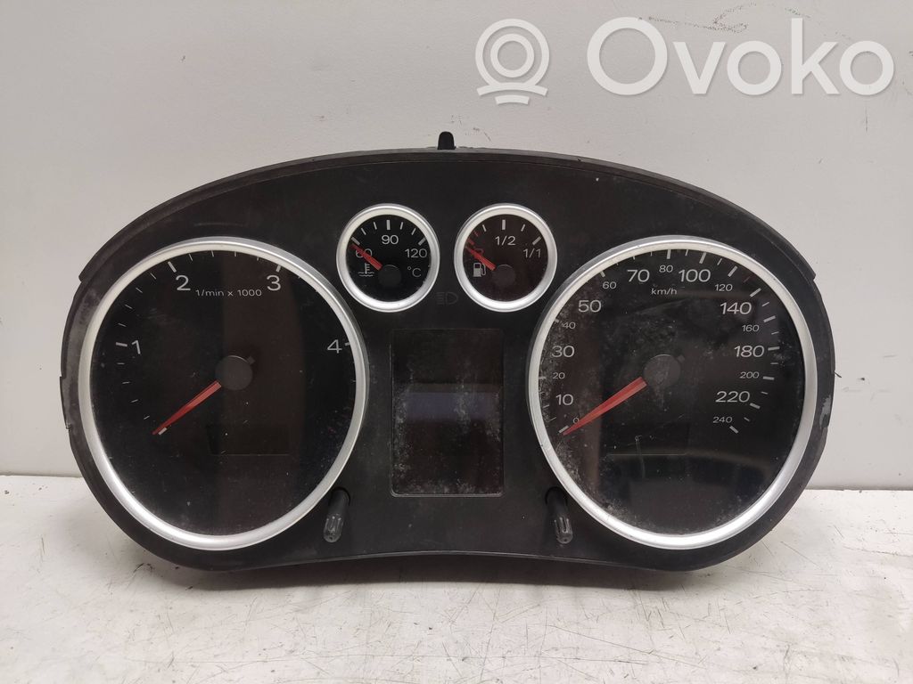 Audi A2 Speedometer (instrument cluster) 