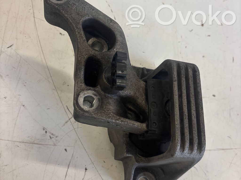 Renault Megane III Engine mount bracket 