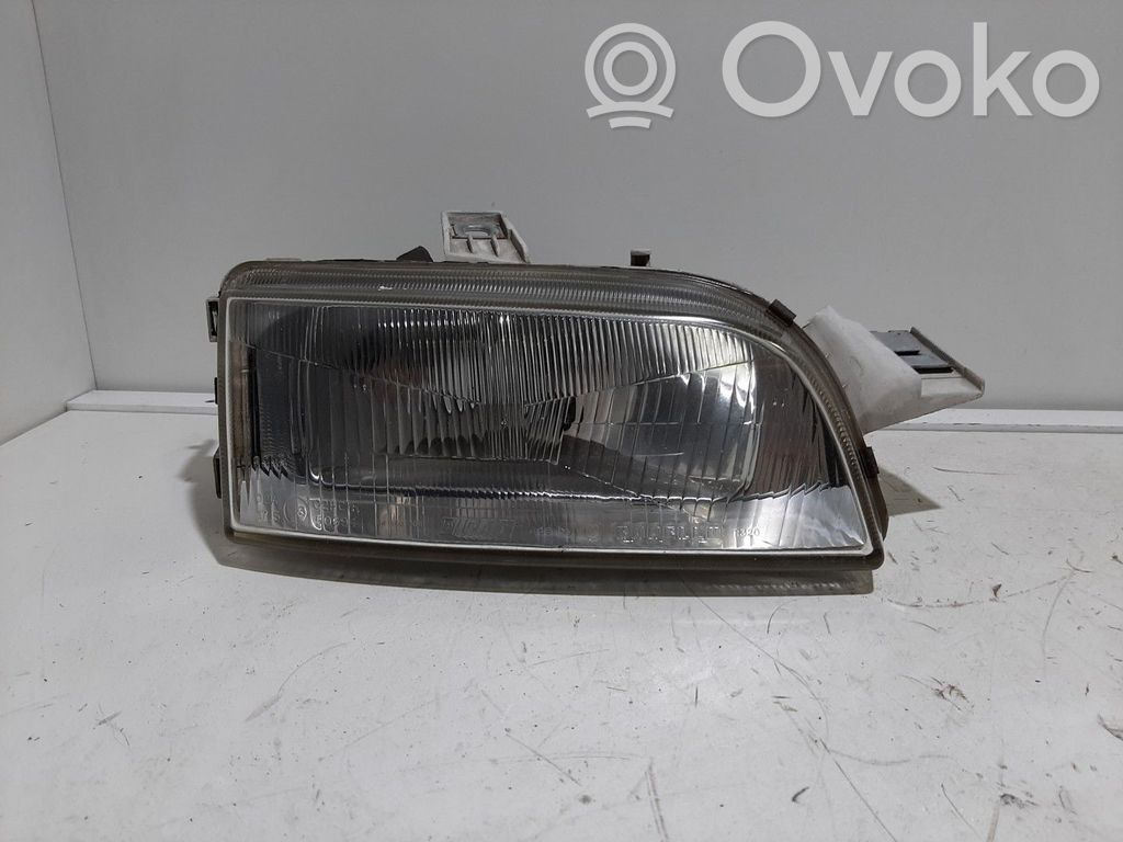 Fiat Punto (176) Lampa przednia 