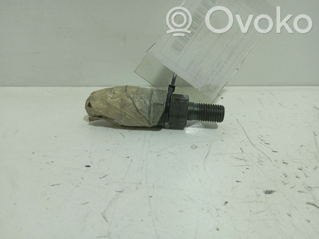 Inyector de combustible   881090