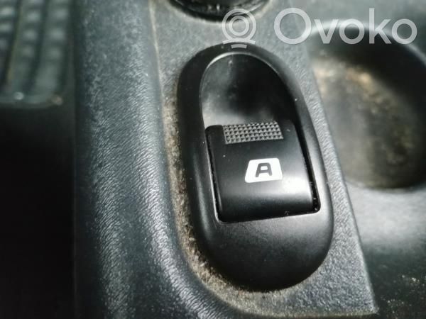 Interruptor del elevalunas eléctrico   VF7FC8HZC9E506667