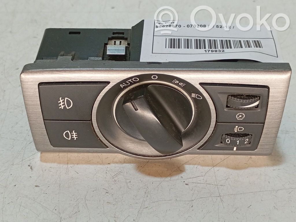Light switch   96628670,070208