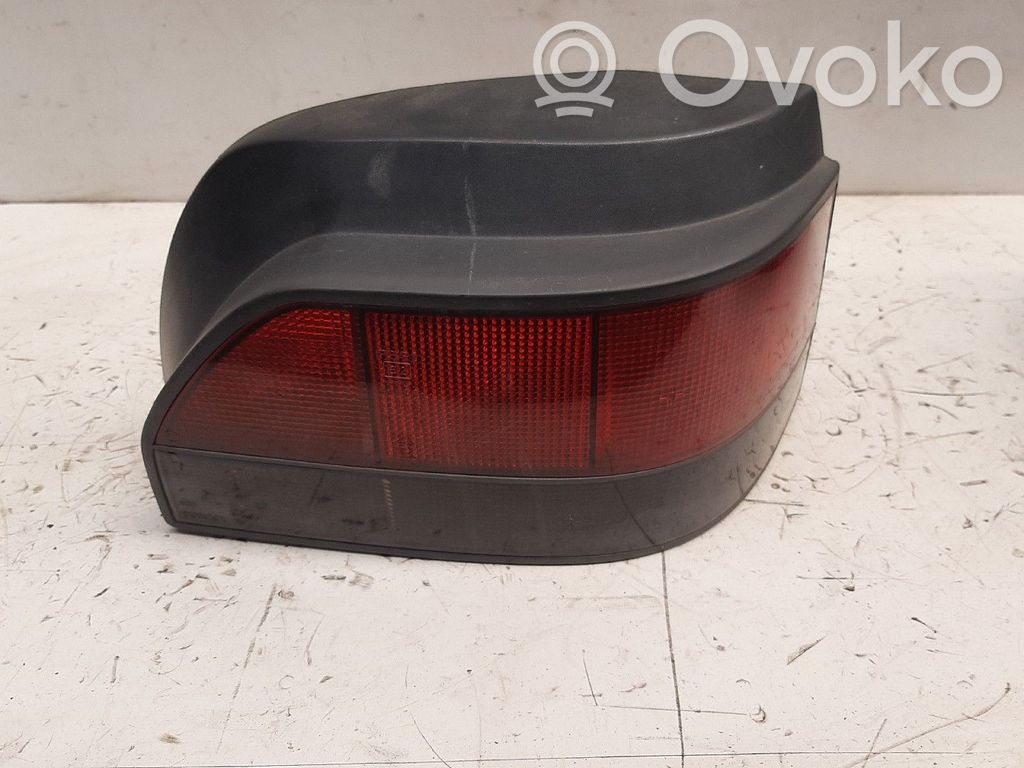 Renault Clio I Lampa tylna 