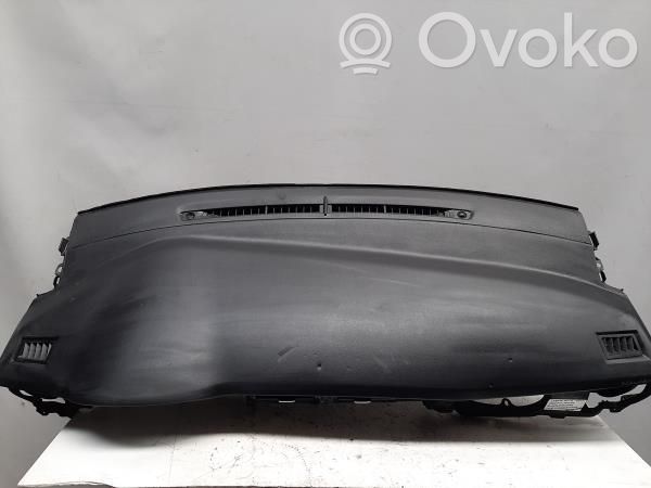 Toyota Auris E180 Panelė 