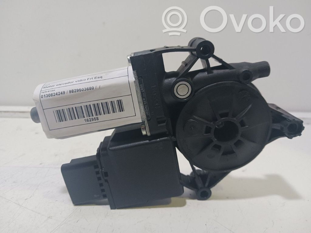 Priekšpusē loga pacēlāja motoriņš   0130824249,9829503680