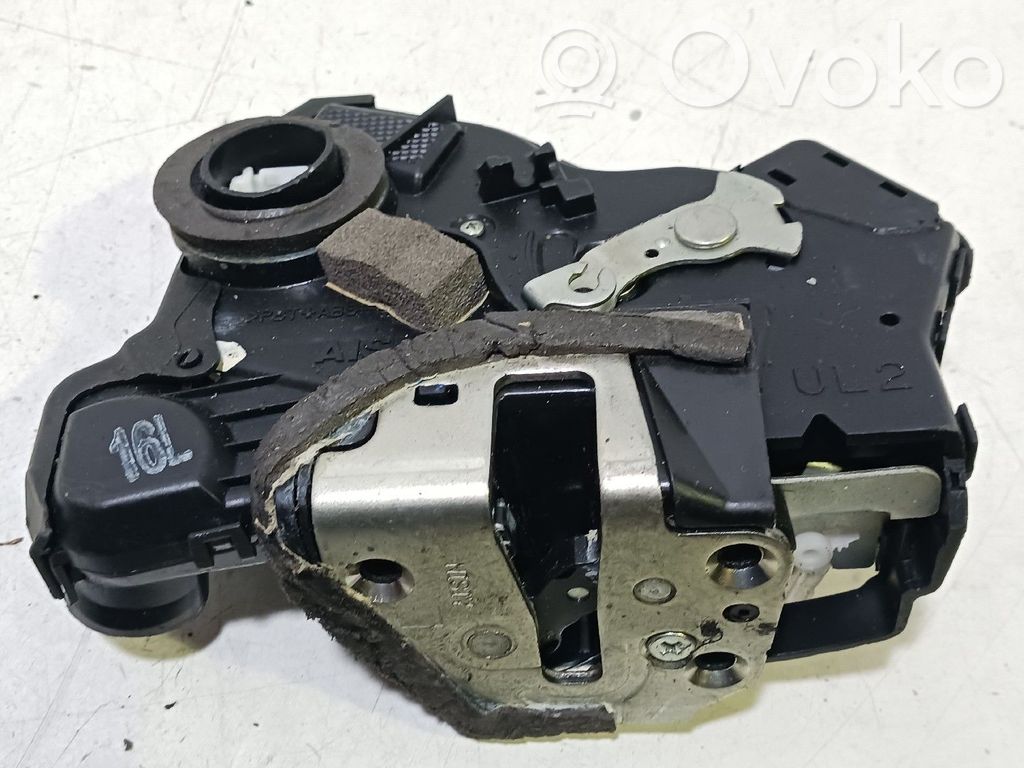 Toyota Corolla Verso E121 Priekinė durų spyna 