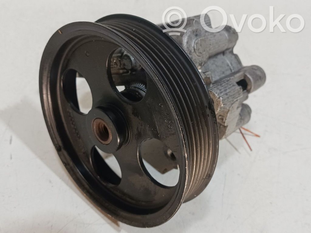 Opel Insignia A Ohjaustehostimen pumppu 