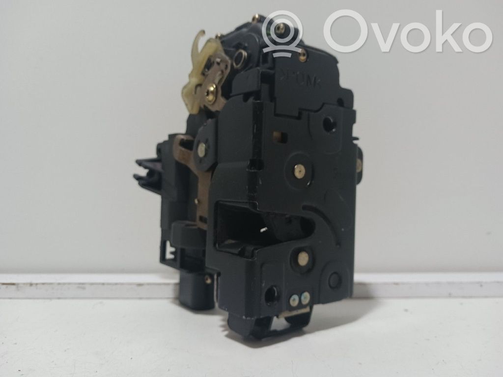 Volkswagen Golf IV Zamek drzwi przednich 