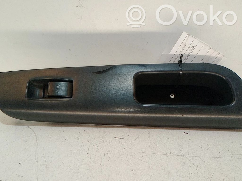 Toyota Corolla Verso E121 Electric window control switch 