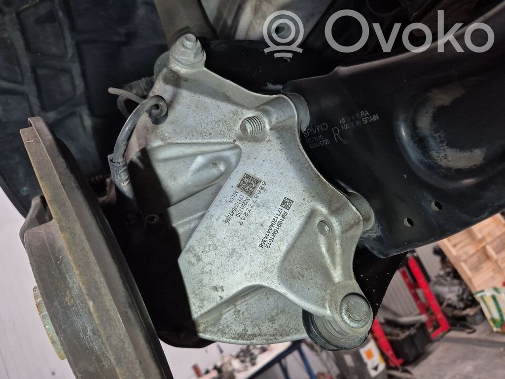 Volvo XC40 Zwrotnica koła tylnego 
