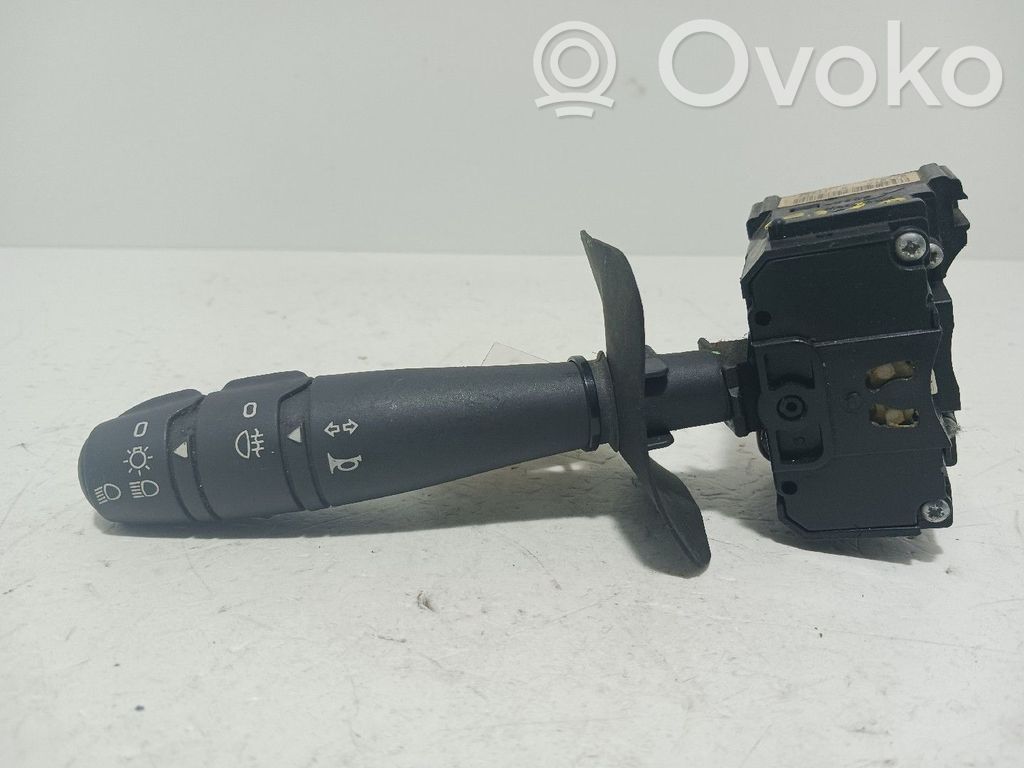Renault Clio II Interruptor/palanca de limpiador de luz de giro 