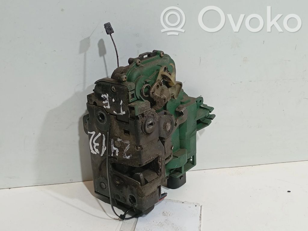 Skoda Octavia Mk2 (1Z) Zamek drzwi tylnych 