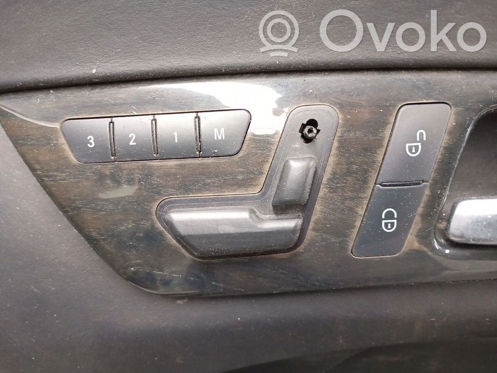 Mercedes-Benz CLS C218 X218 Przyciski sterowania fotela 
