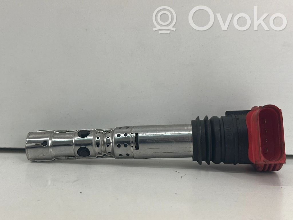 Audi A4 S4 B6 8E 8H Cewka zapłonowa wysokiego napięcia 