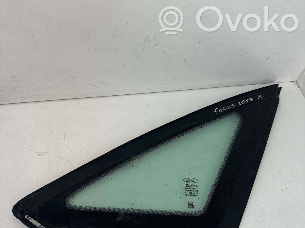 Ford Focus Front triangle window/glass 