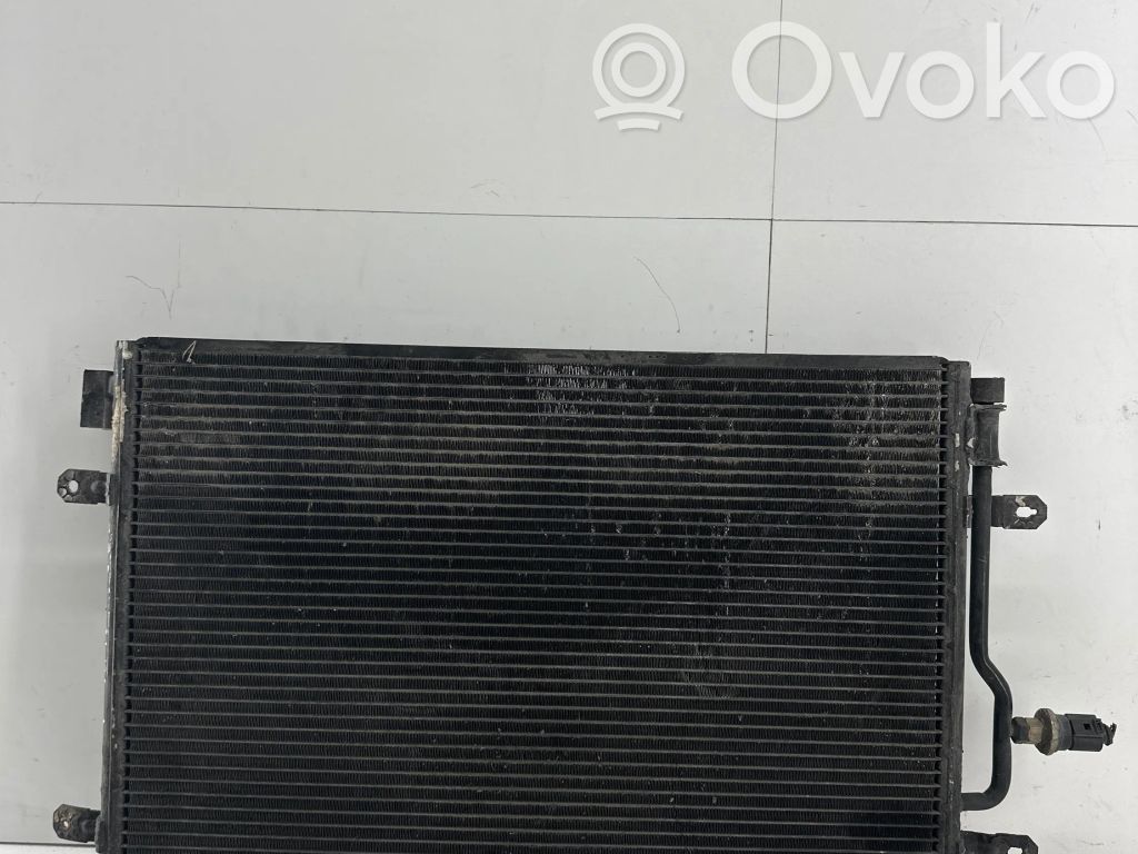 Audi A4 S4 B6 8E 8H Skraplacz / Chłodnica klimatyzacji 
