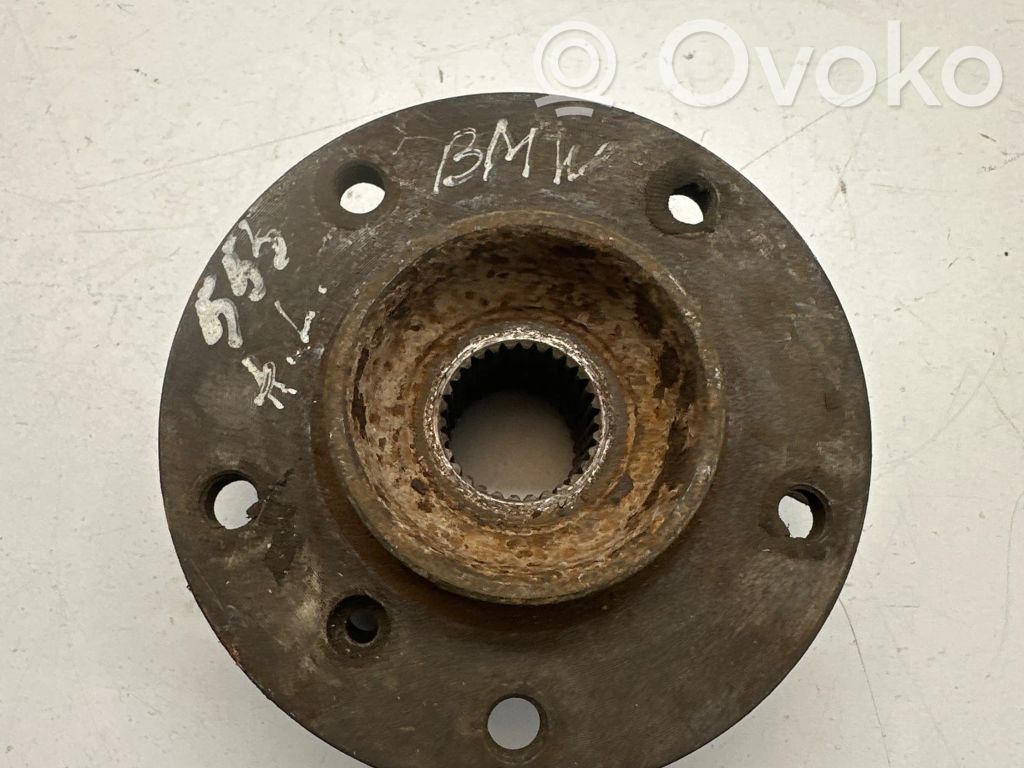 Rear wheel hub