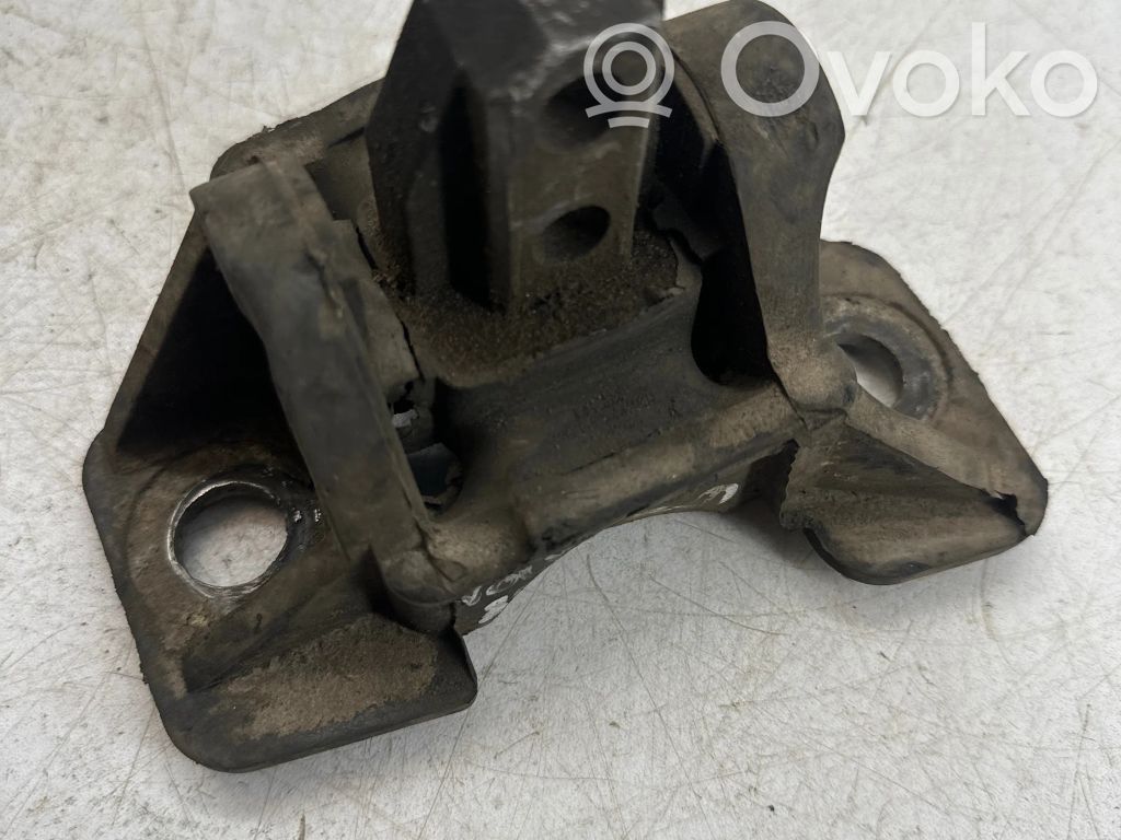 Engine mount bracket