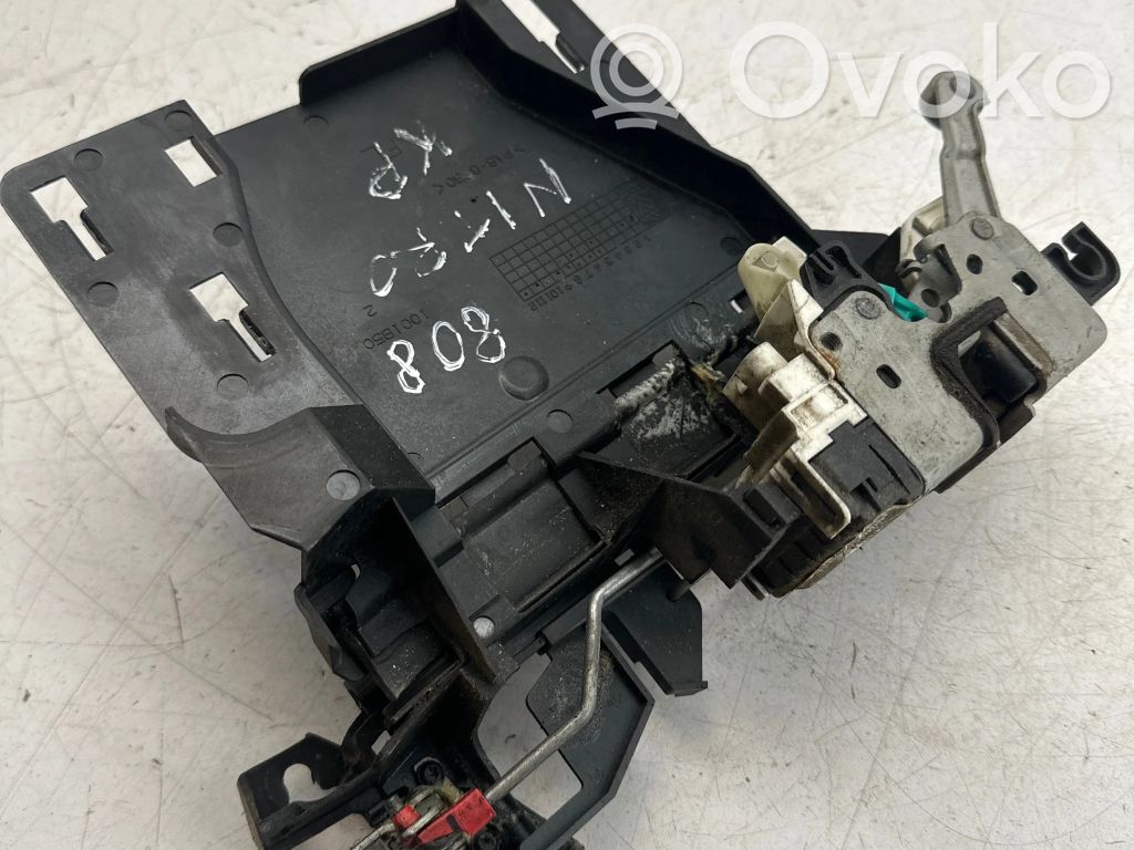 Priekšpusē slēdzene   P04589467AE,E2342